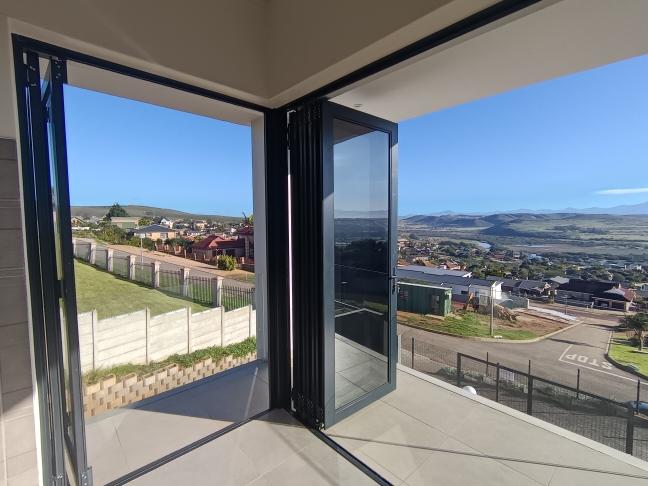 3 Bedroom Property for Sale in Hartenbos Heuwels Western Cape
